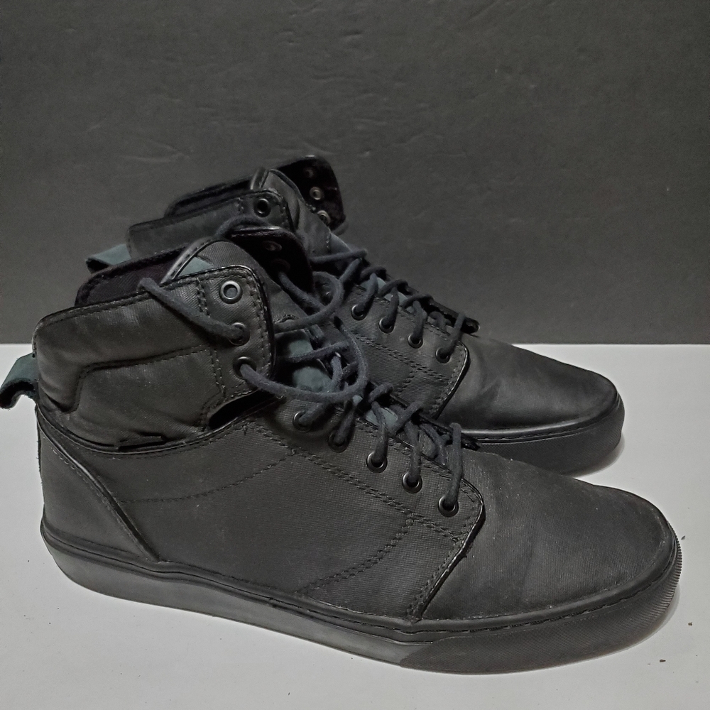 Van's Off the Wall collection mens size 10